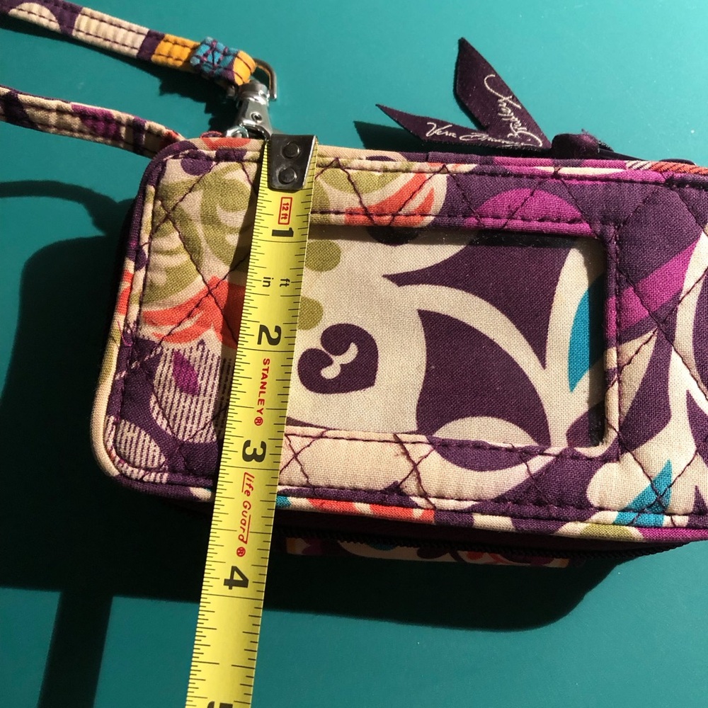 Vera Bradley Wristlet - GUC - Picture 7 of 8